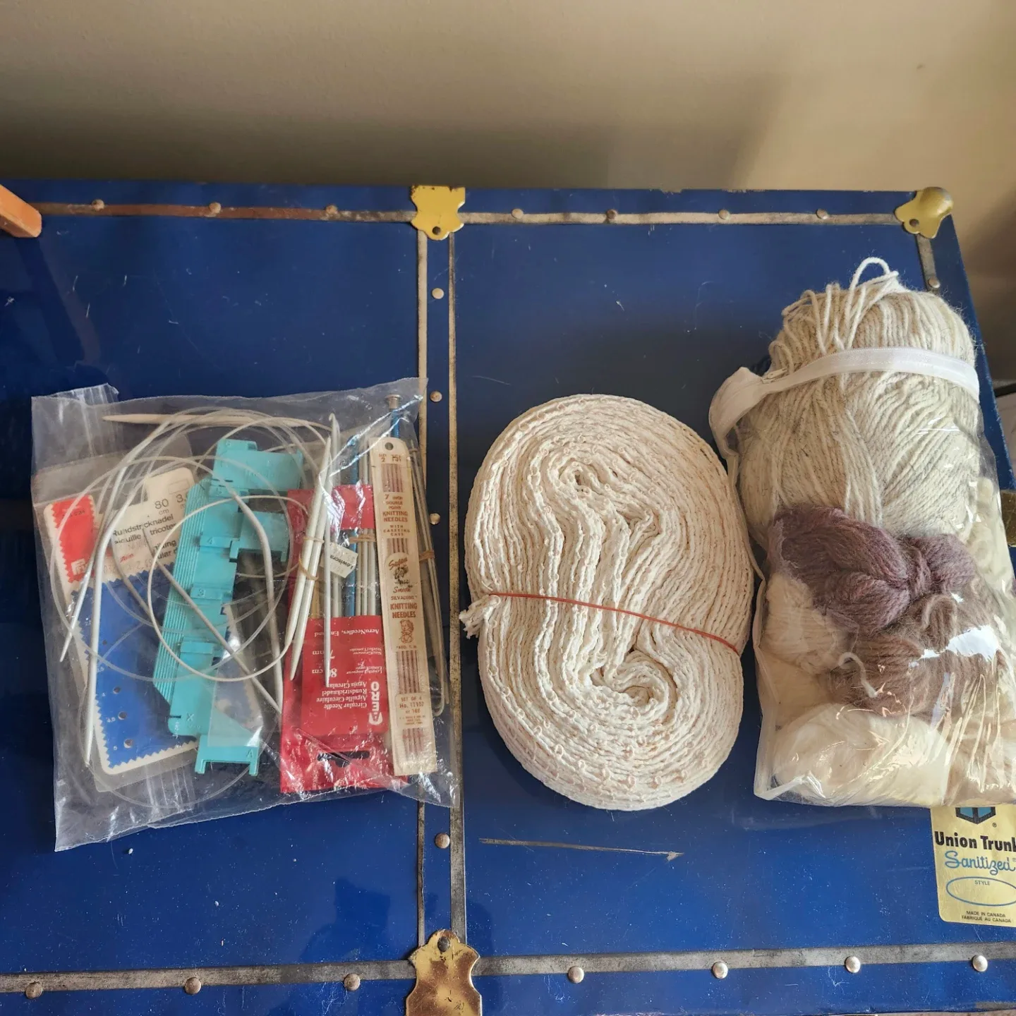 Knitting Needles, Yarn, and Fabric Rack image indicator(2)