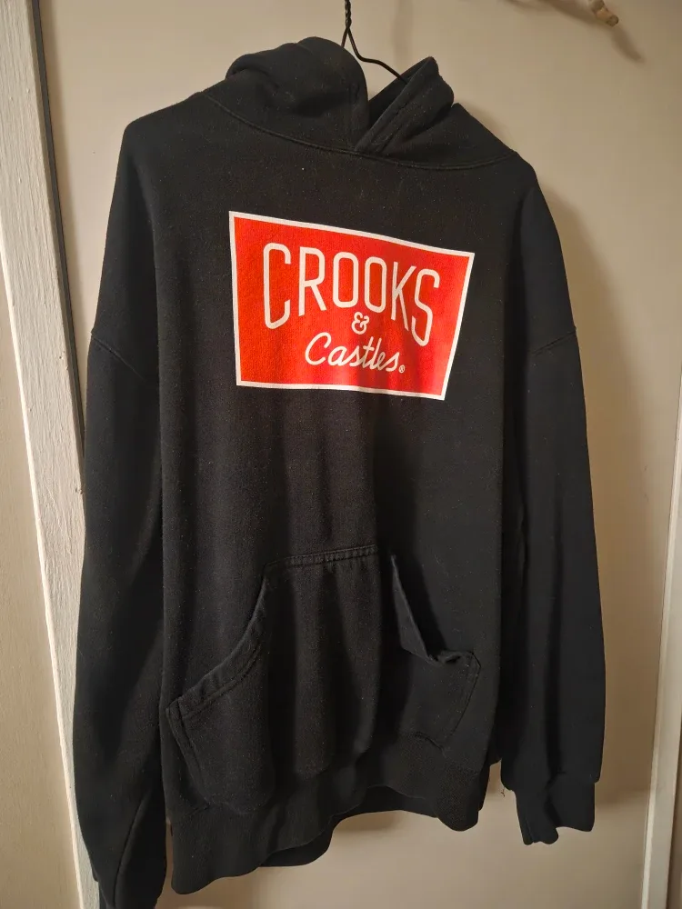 Crooks and castles sweater