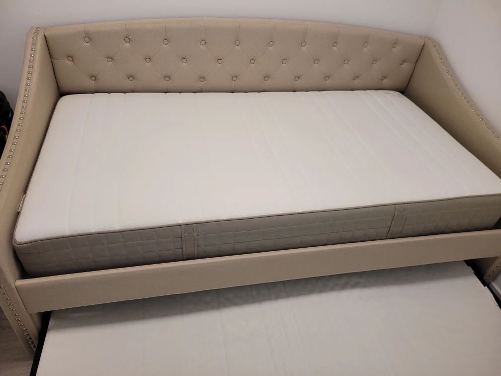 (FREE) IKEA Haugesund Daybed with Mattress