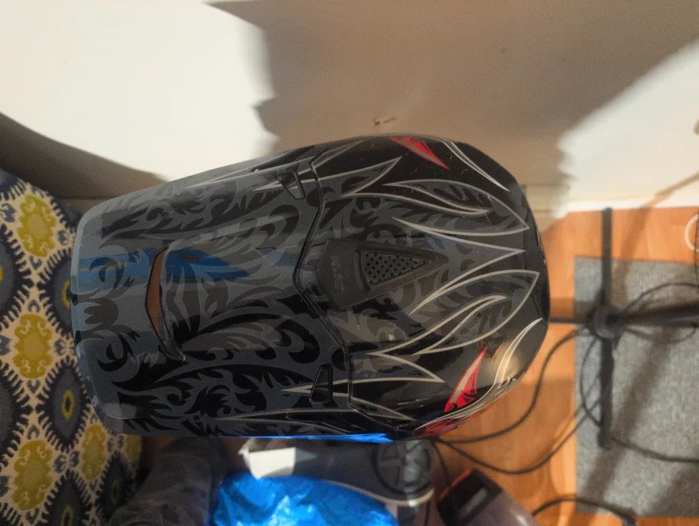 Black & Red Motocross Helmet image indicator(3)