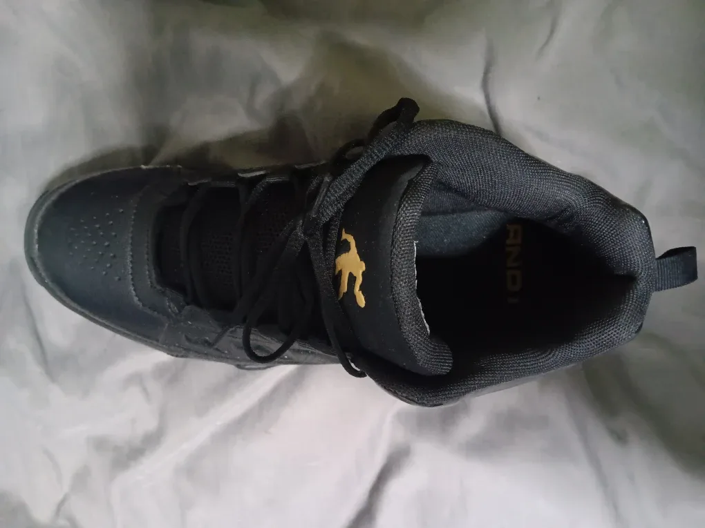 AND1 Black Basketball Shoes image indicator(3)