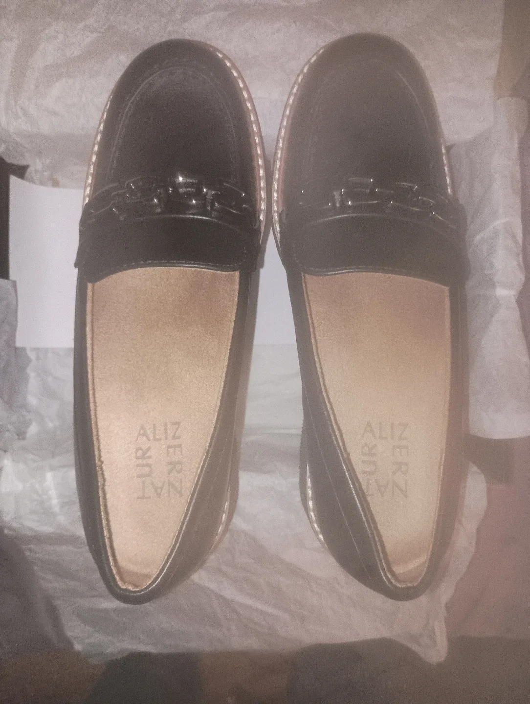 Naturalizer Black Loafers Size 6M image indicator(2)
