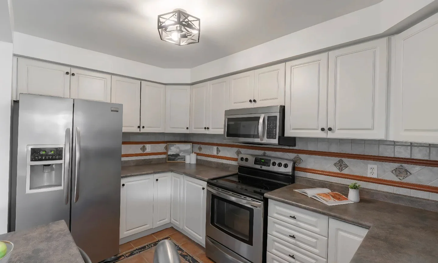 Private room for rent on upper floor image indicator(7)