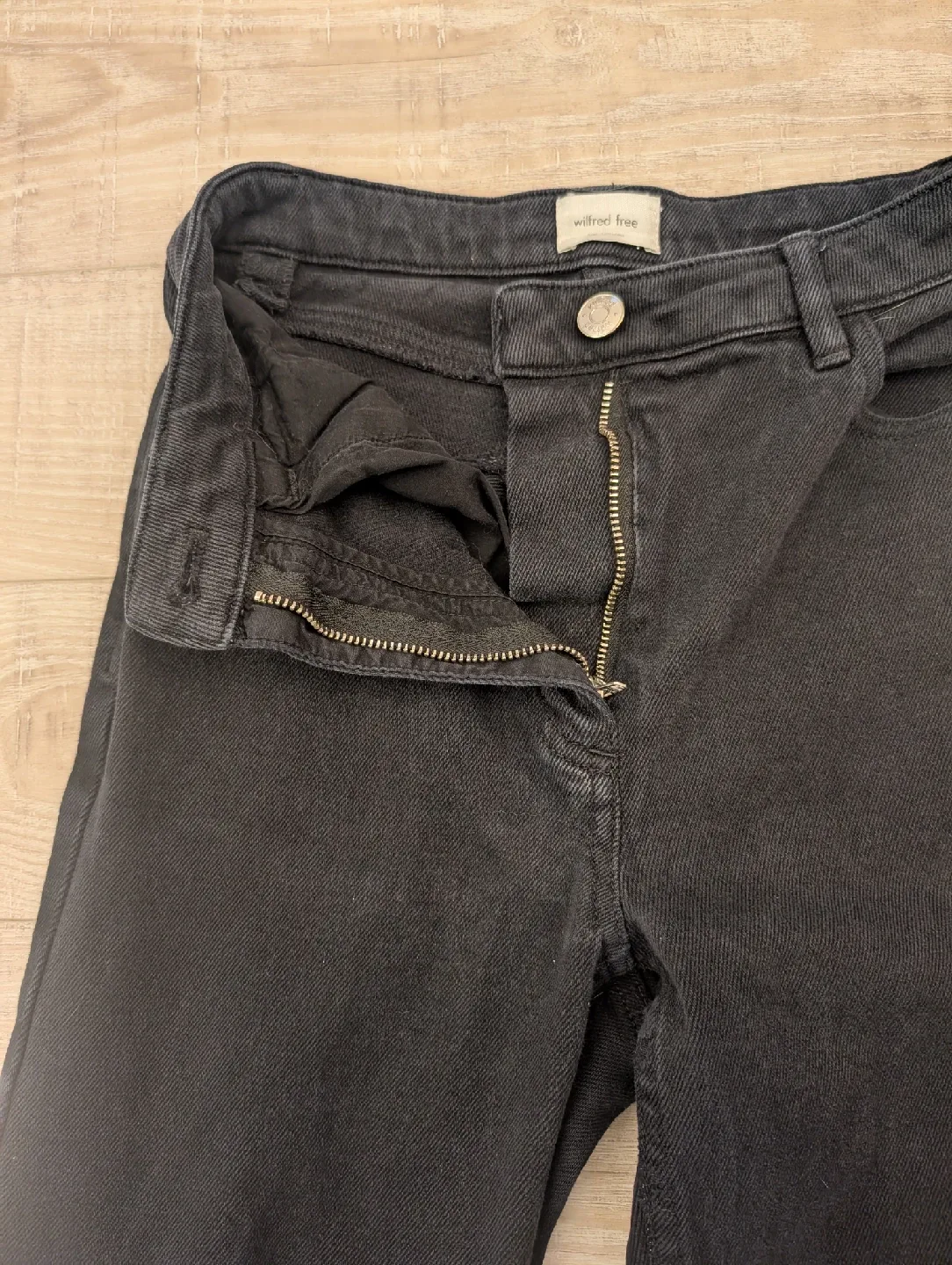 Wilfred Free Black Denim Jeans - Size 0 image indicator(4)