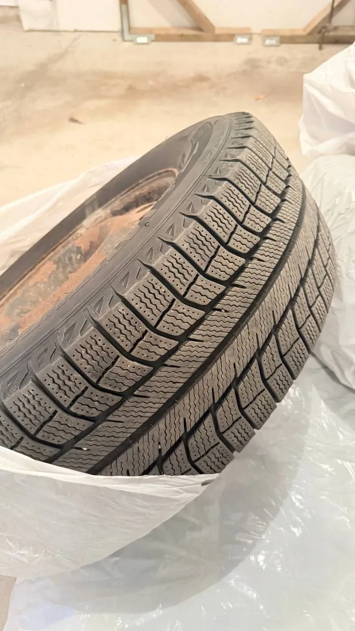 Michelin X-Ice Green 235/65R17 Winter Tire image indicator(3)