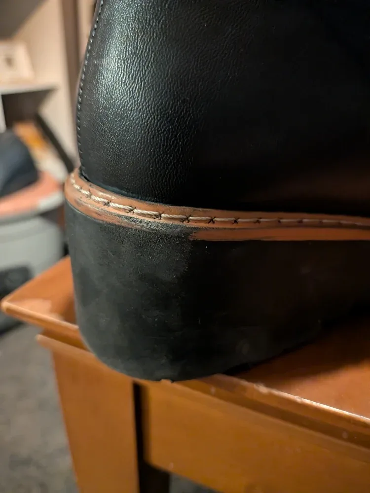 Black ladies Winter Boots BARETRACKS SIZE 9.5 image indicator(8)