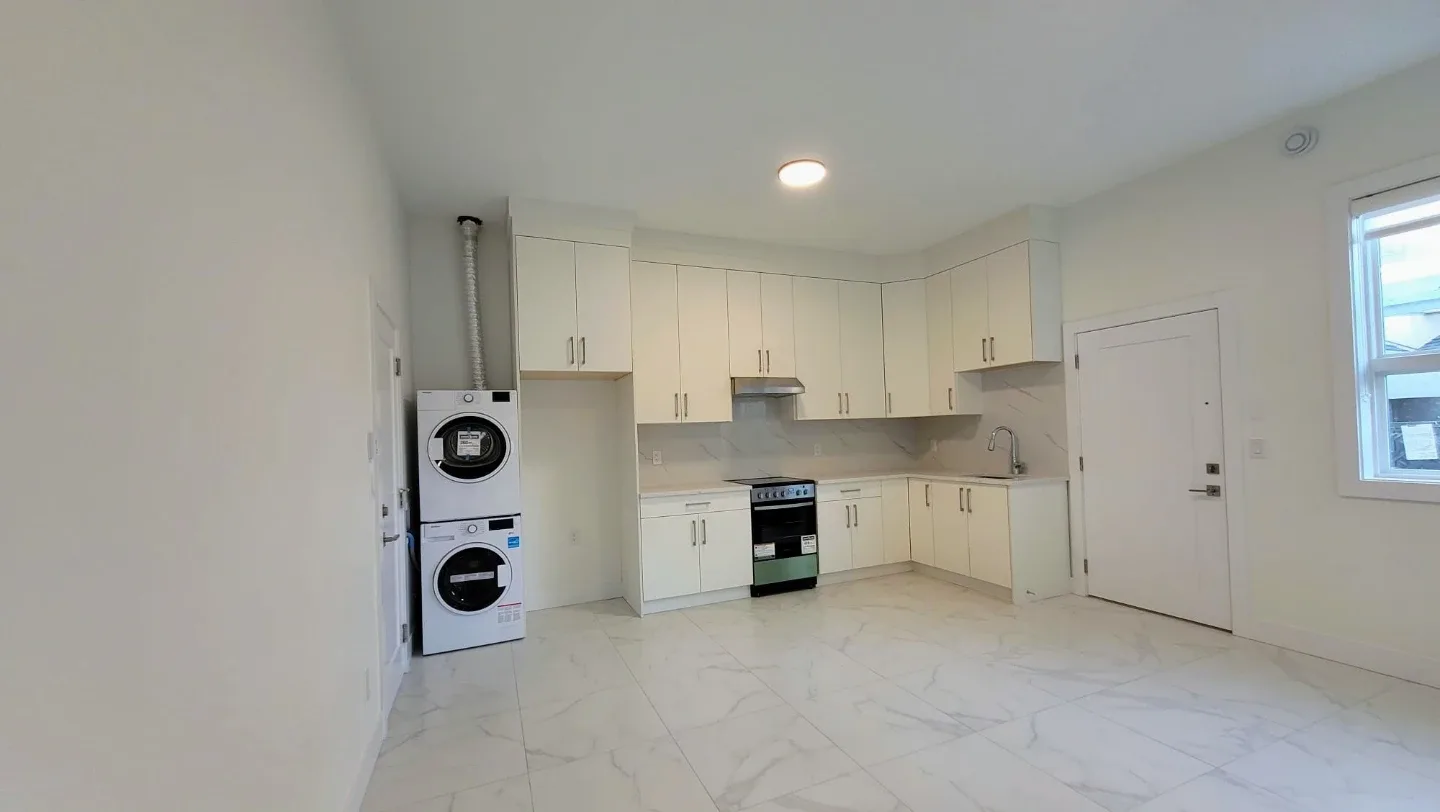 1 Bedroom, 1 Bathroom Suite for Rent image indicator(4)