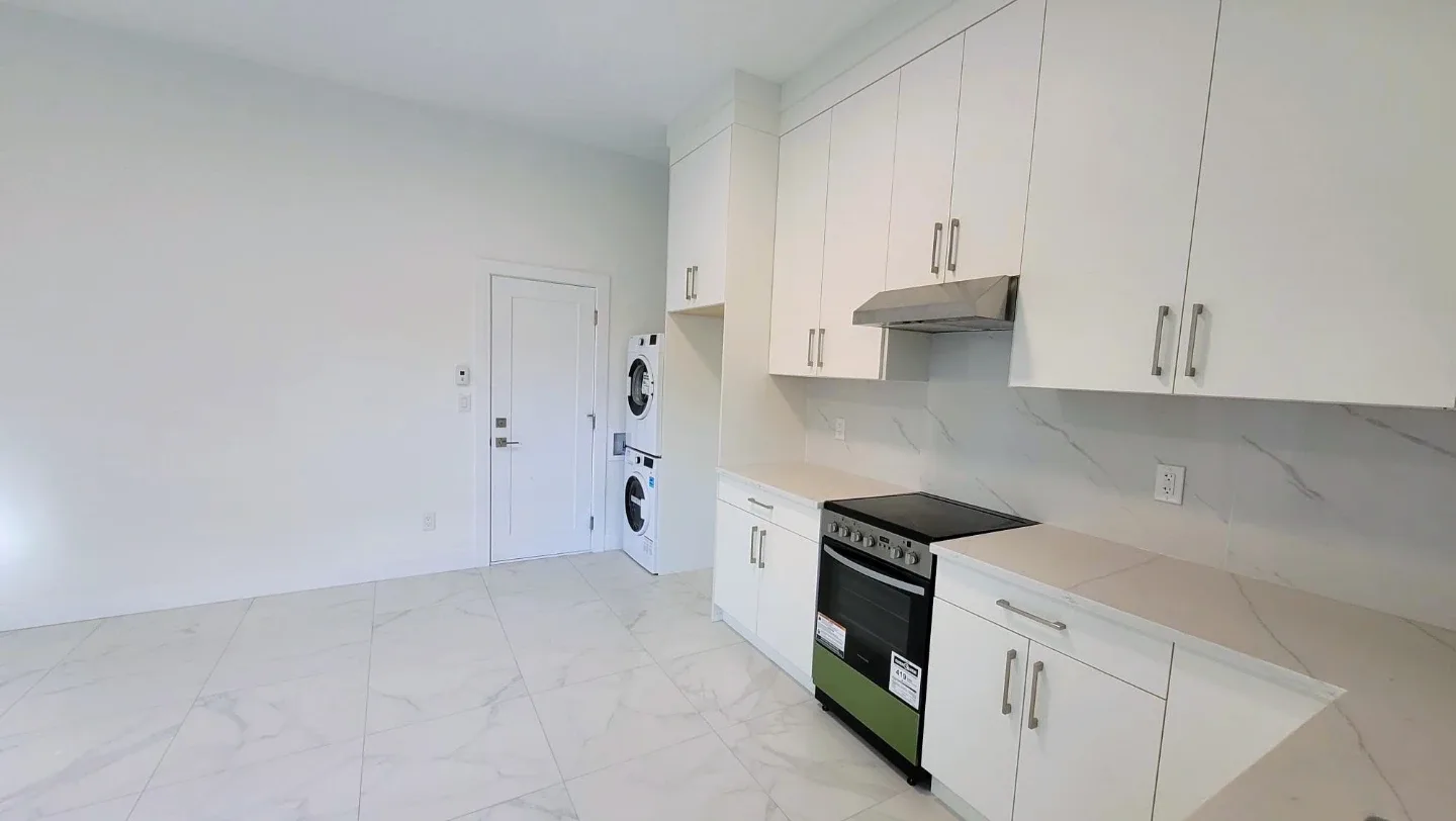 1 Bedroom, 1 Bathroom Suite for Rent image indicator(6)