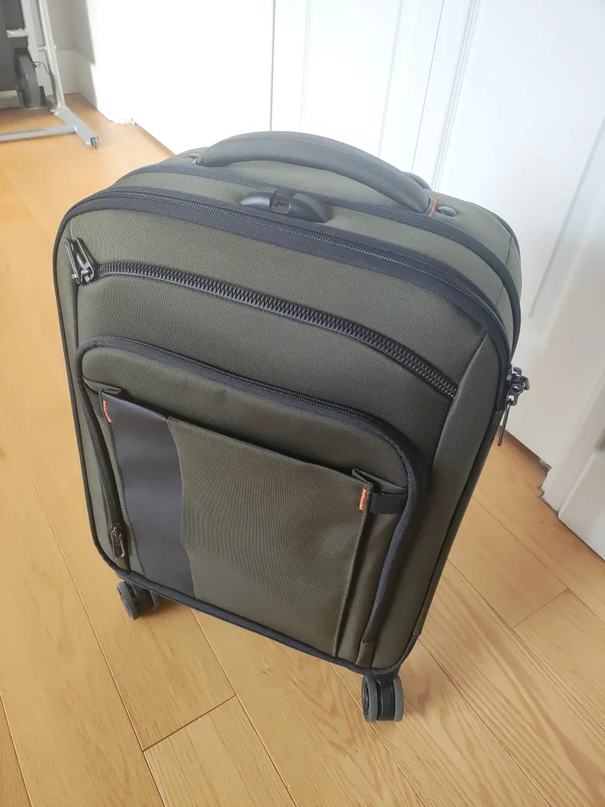 Briggs & Riley ZDX-Expandable 21" Carry-On Spinner