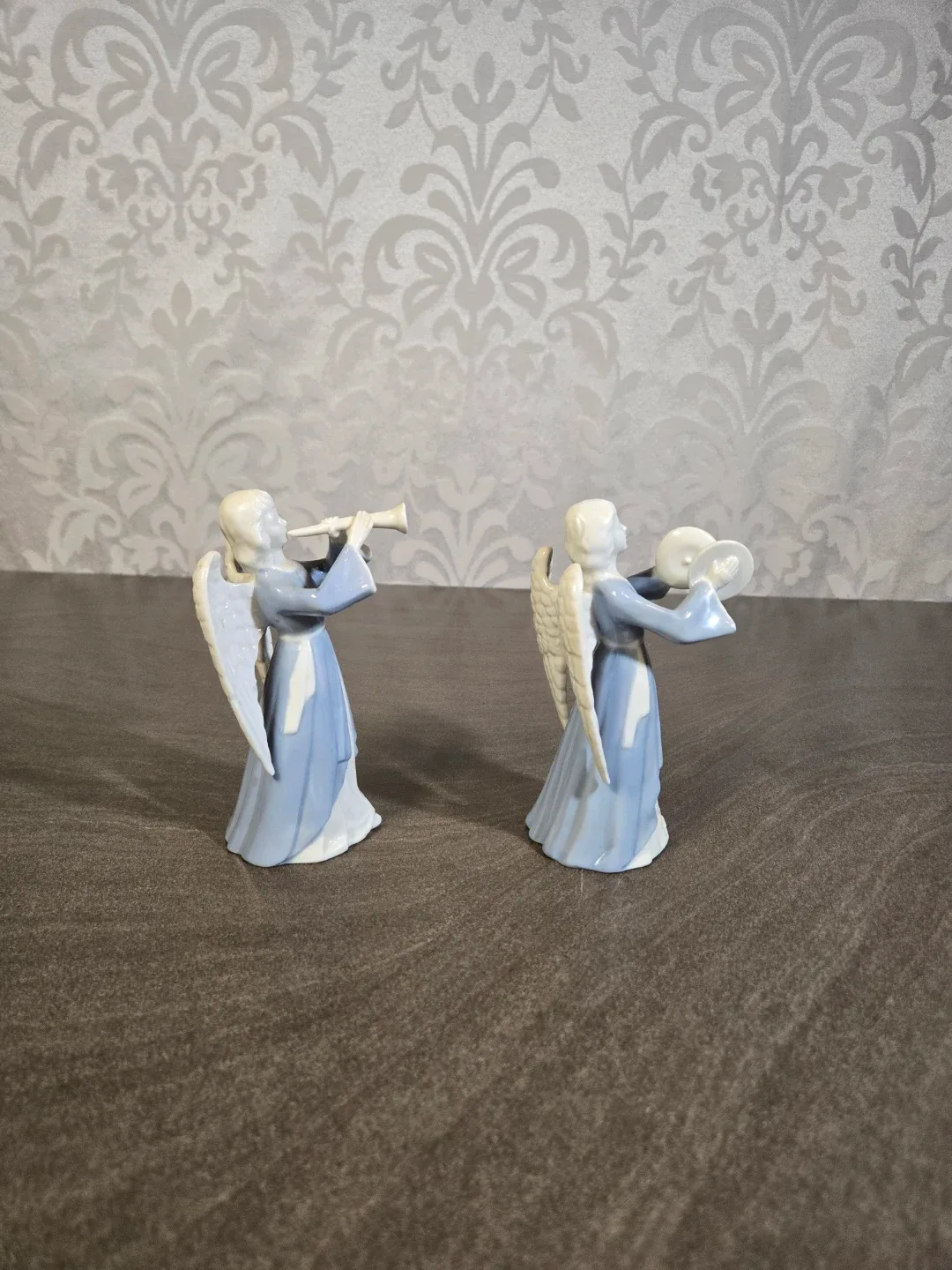 Pair of Angel Figurines image indicator(3)