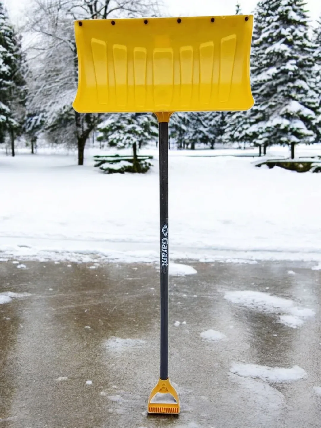Garant Yellow Snow Shovel image indicator(2)