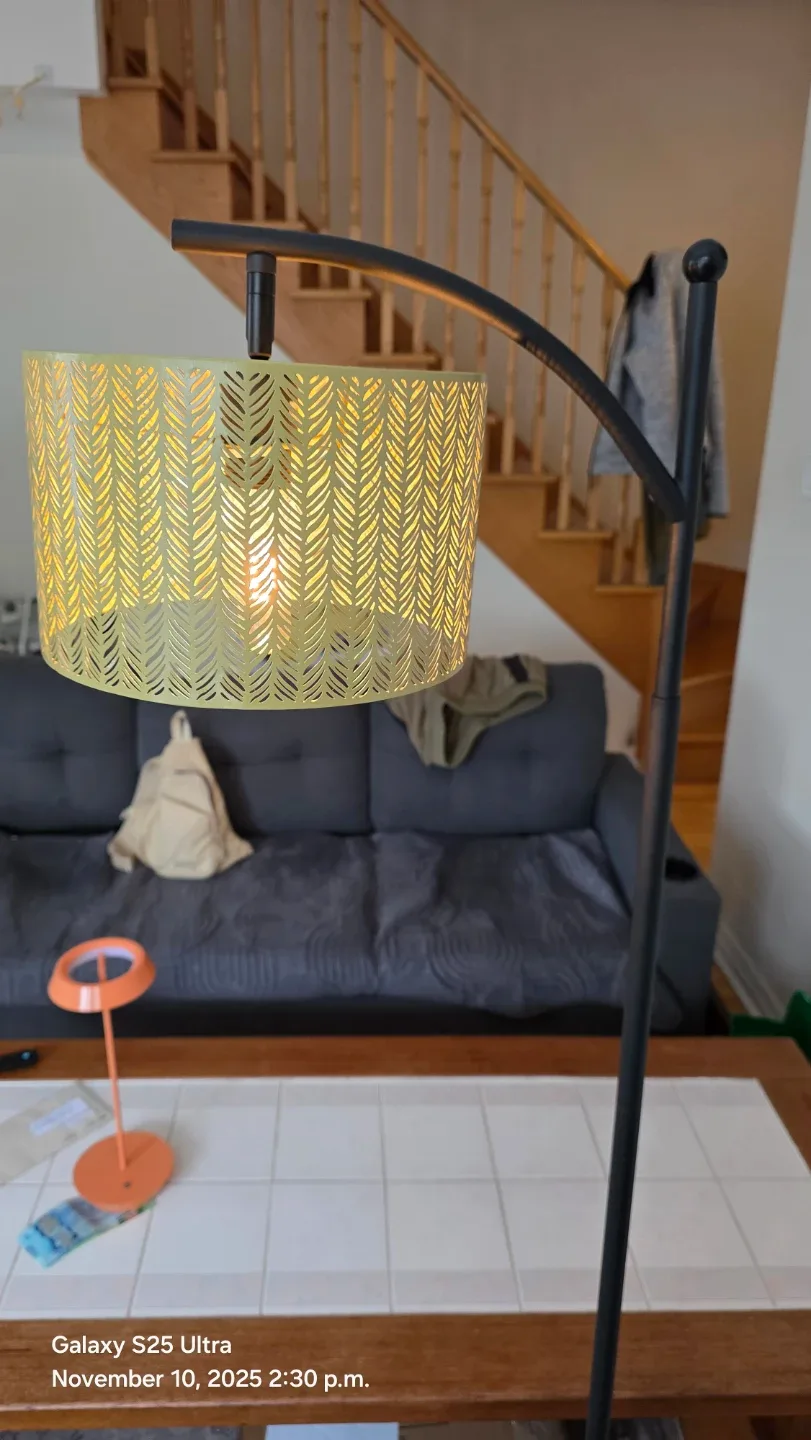 Modern Gold Patterned Floor Lamp image indicator(4)