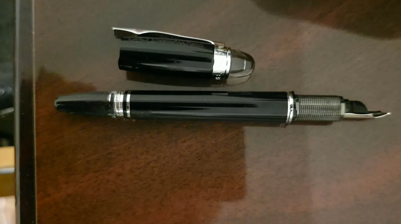 Montblanc Mercedes-Benz Special Edition Pen image indicator(8)