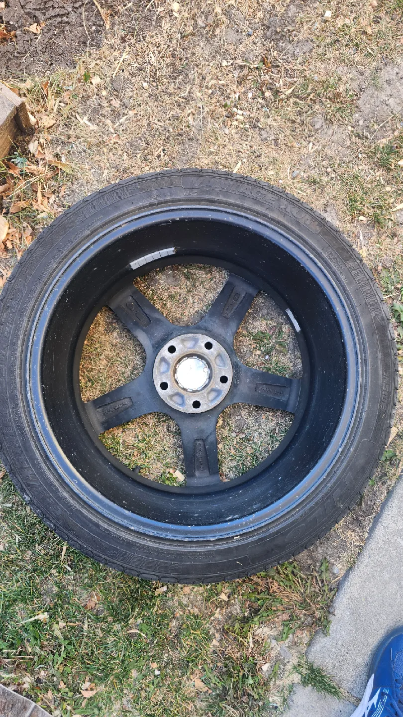19" Rims and Tires image indicator(2)