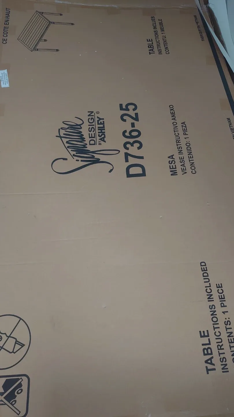 Unused Two Tone Dining Table image indicator(5)