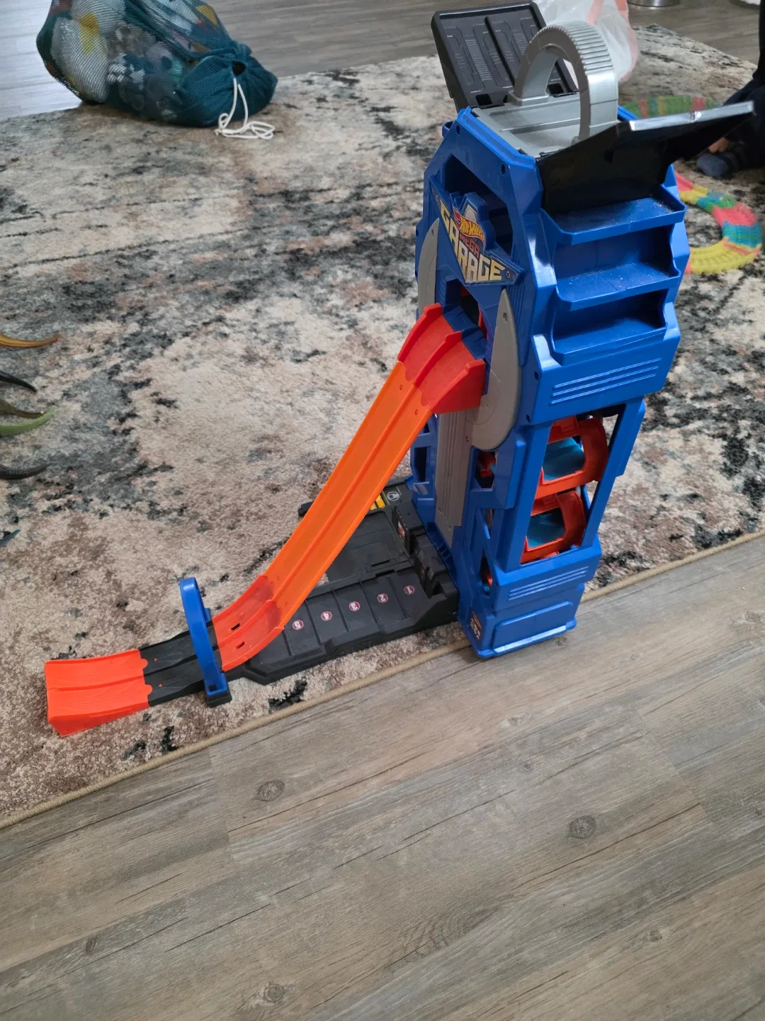 Hot Wheels Mega Garage Playset image indicator(2)