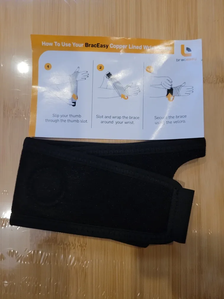 New BracEasy Wrist Brace - Left Hand, Black