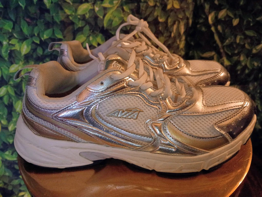 Avia White & Silver Sneakers sz 9.5 - photo 2