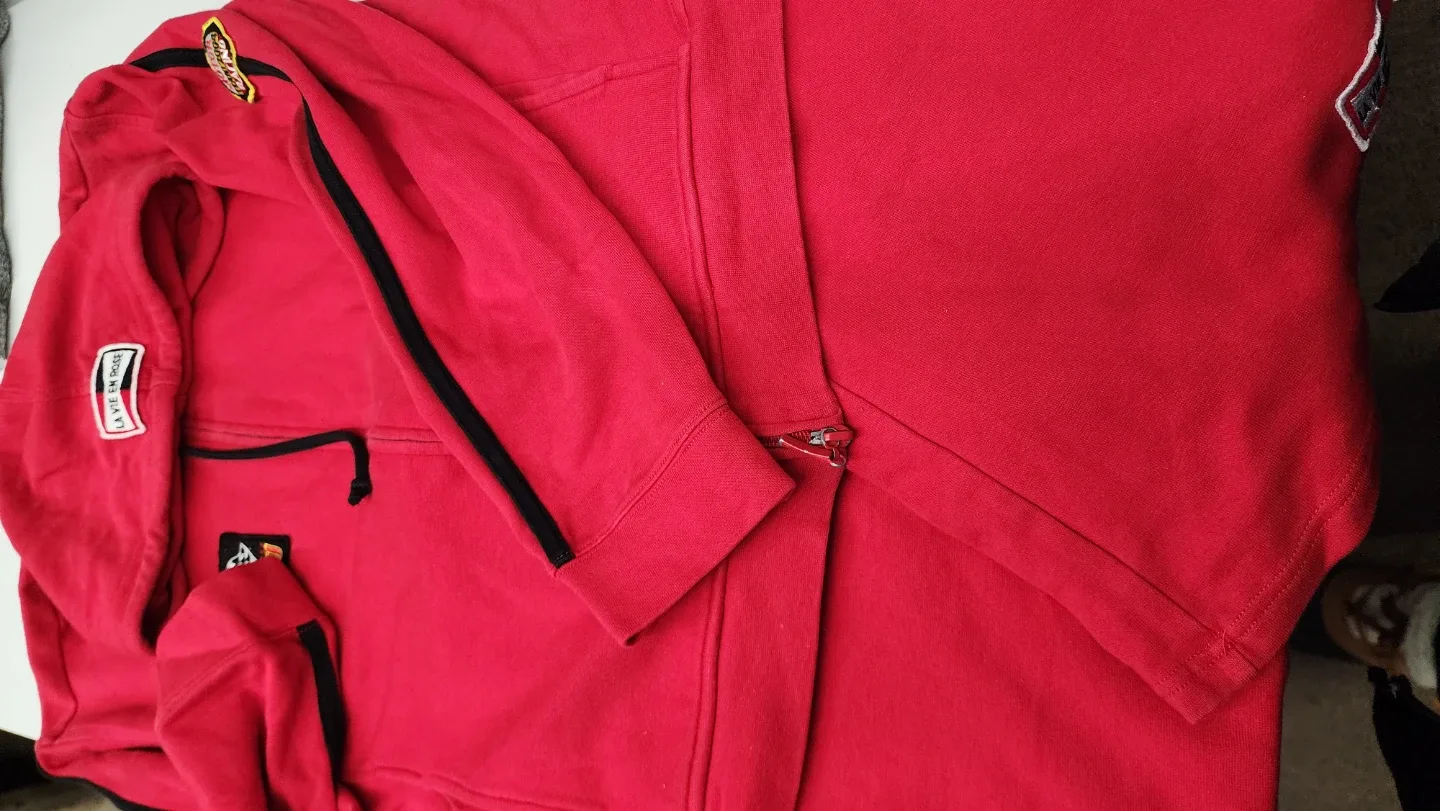 La Vie En Rose Red Tracksuit - Size M/M image indicator(2)