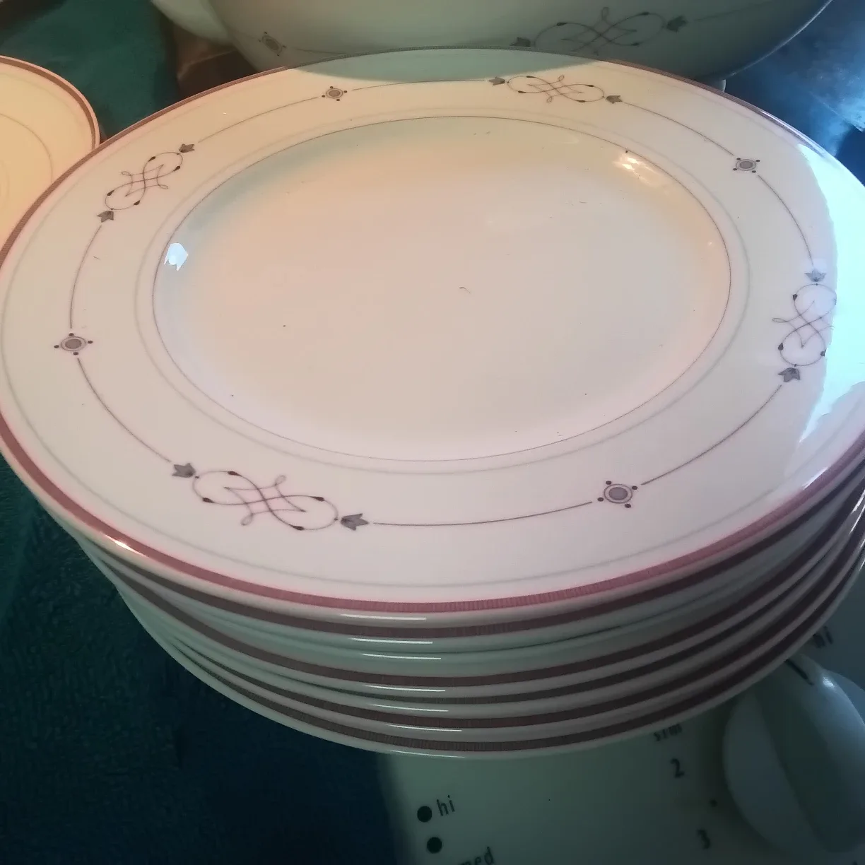 Collection of Villeroy and Boch Dishes image indicator(6)