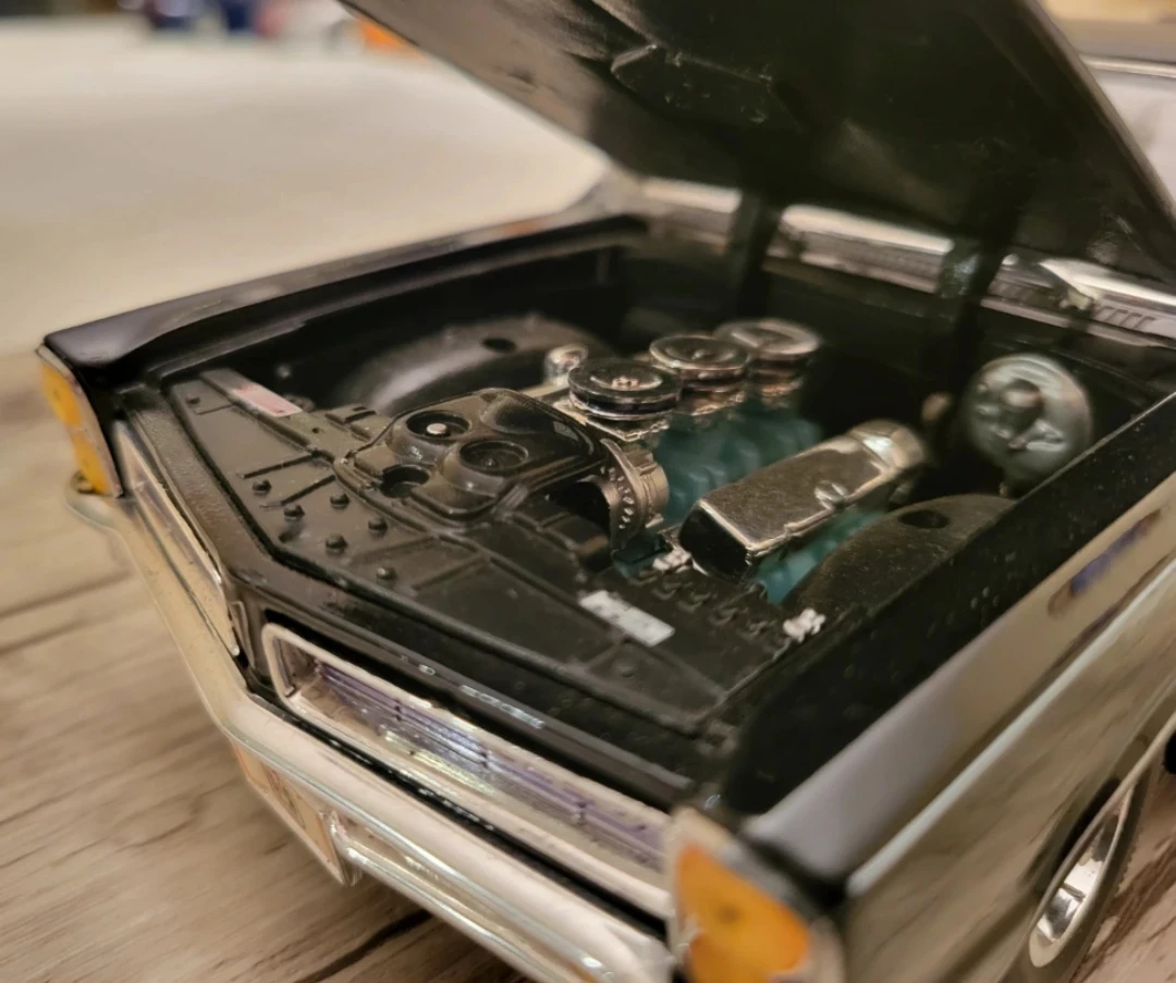Black 1966 Pontiac GTO Diecast Model Car - photo 3