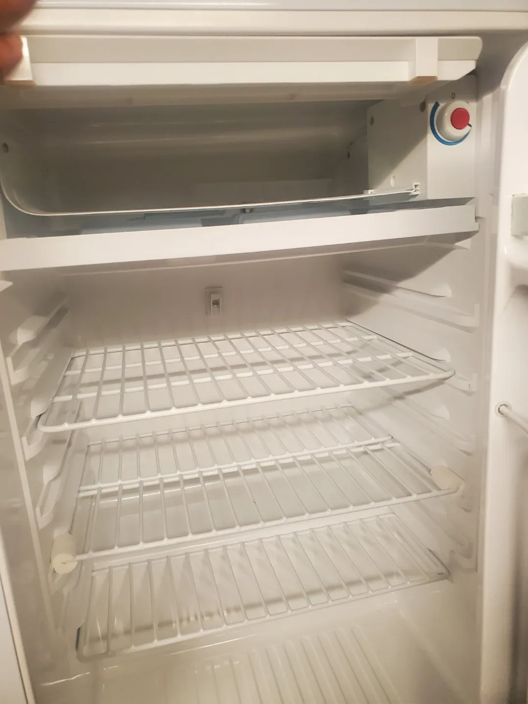 Kenmore Compact Refrigerator - White image indicator(6)