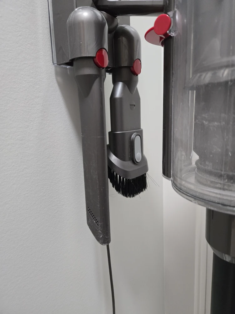 Dyson Cyclone V10 Animal Cordless Vacuum - photo 3