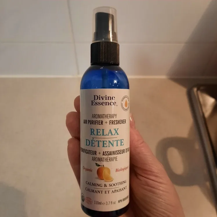 DIVINE ESSENCE Air Purifier + Freshener