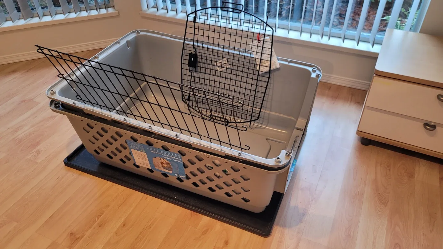 Petco Classic Kennel Transporter - Large Dog Crate image indicator(5)