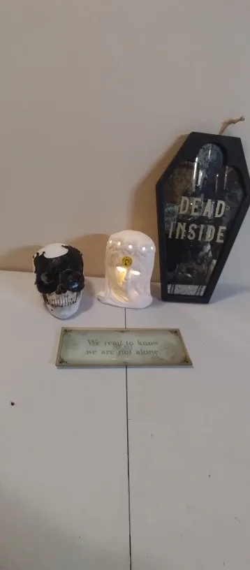 Halloween Decor Set: Skull, lady head, Tombstone image indicator(3)