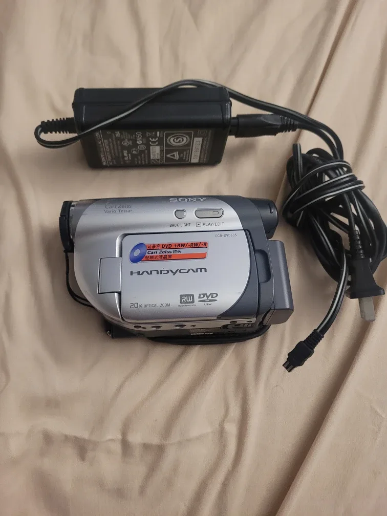 Sony Handycam DCR-DVD605 Camcorder