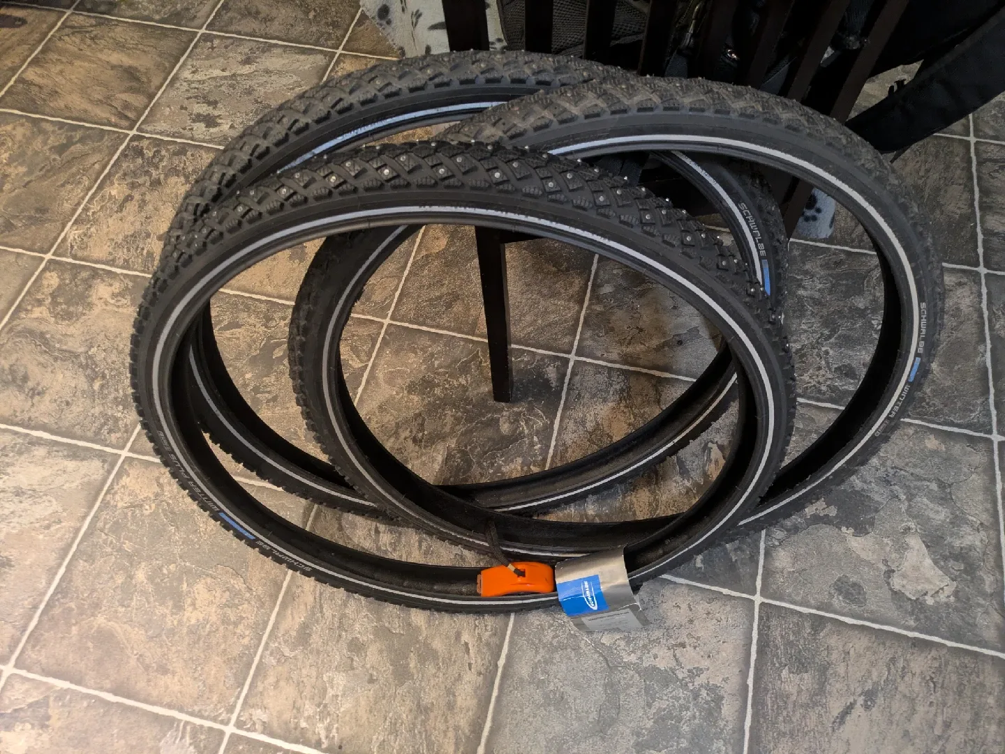 Schwalbe Marathon Winter Plus 47-559 26x1.75 Tire image indicator(4)