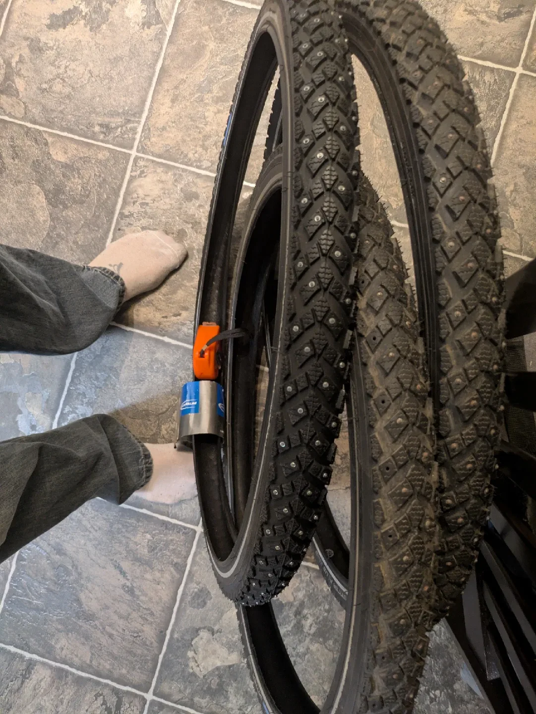 Schwalbe Marathon Winter Plus 47-559 26x1.75 Tire image indicator(5)