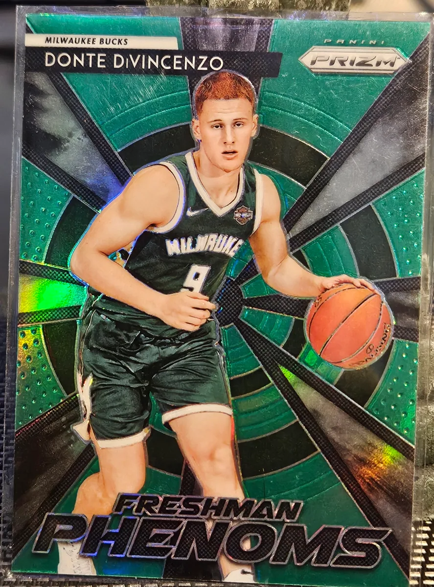 Donte DiVincenzo Basketball Rookie Cards image indicator(2)