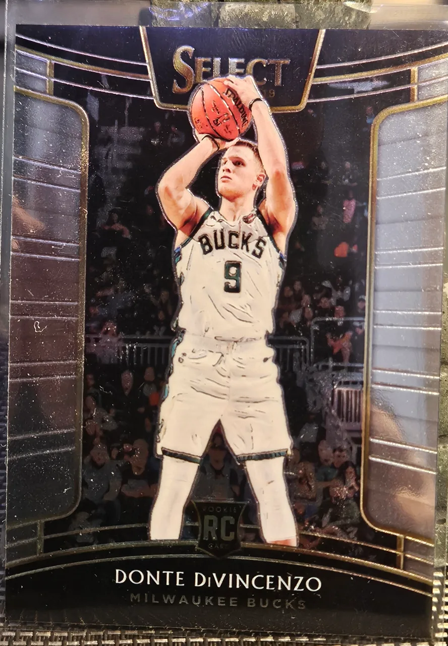 Donte DiVincenzo Basketball Rookie Cards image indicator(4)