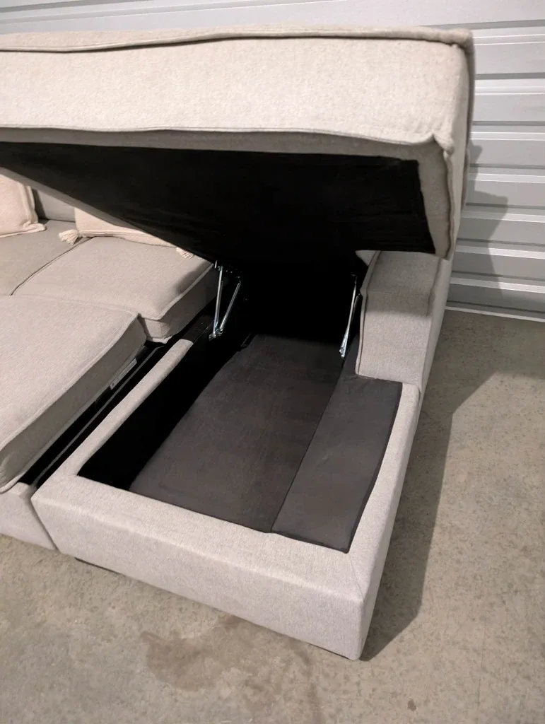 Sofabed sectional. Delivery available image indicator(3)