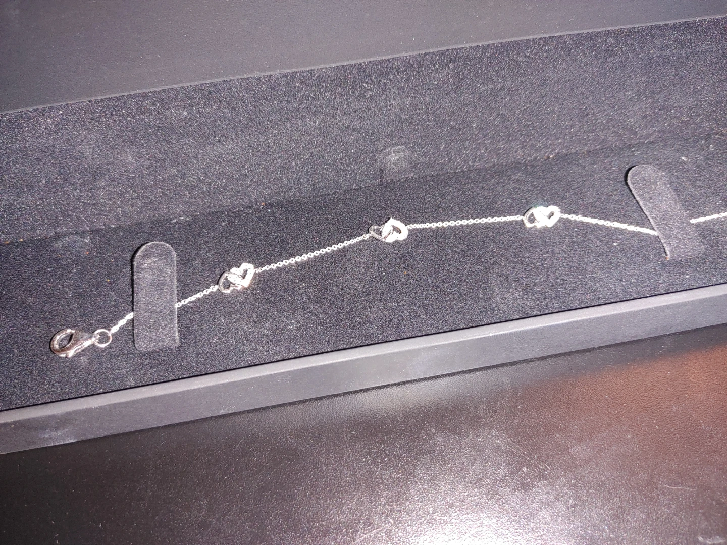 Heart studded diamond bracelet