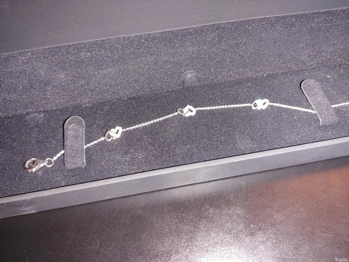 Heart studded diamond bracelet