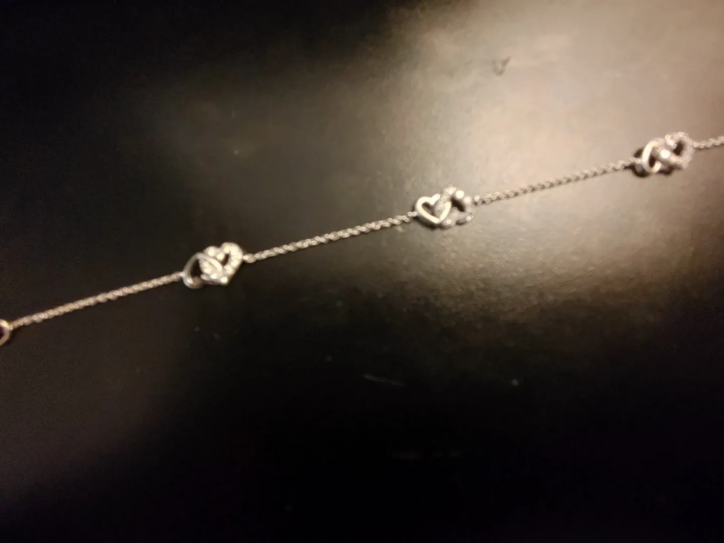 Heart studded diamond bracelet image indicator(3)