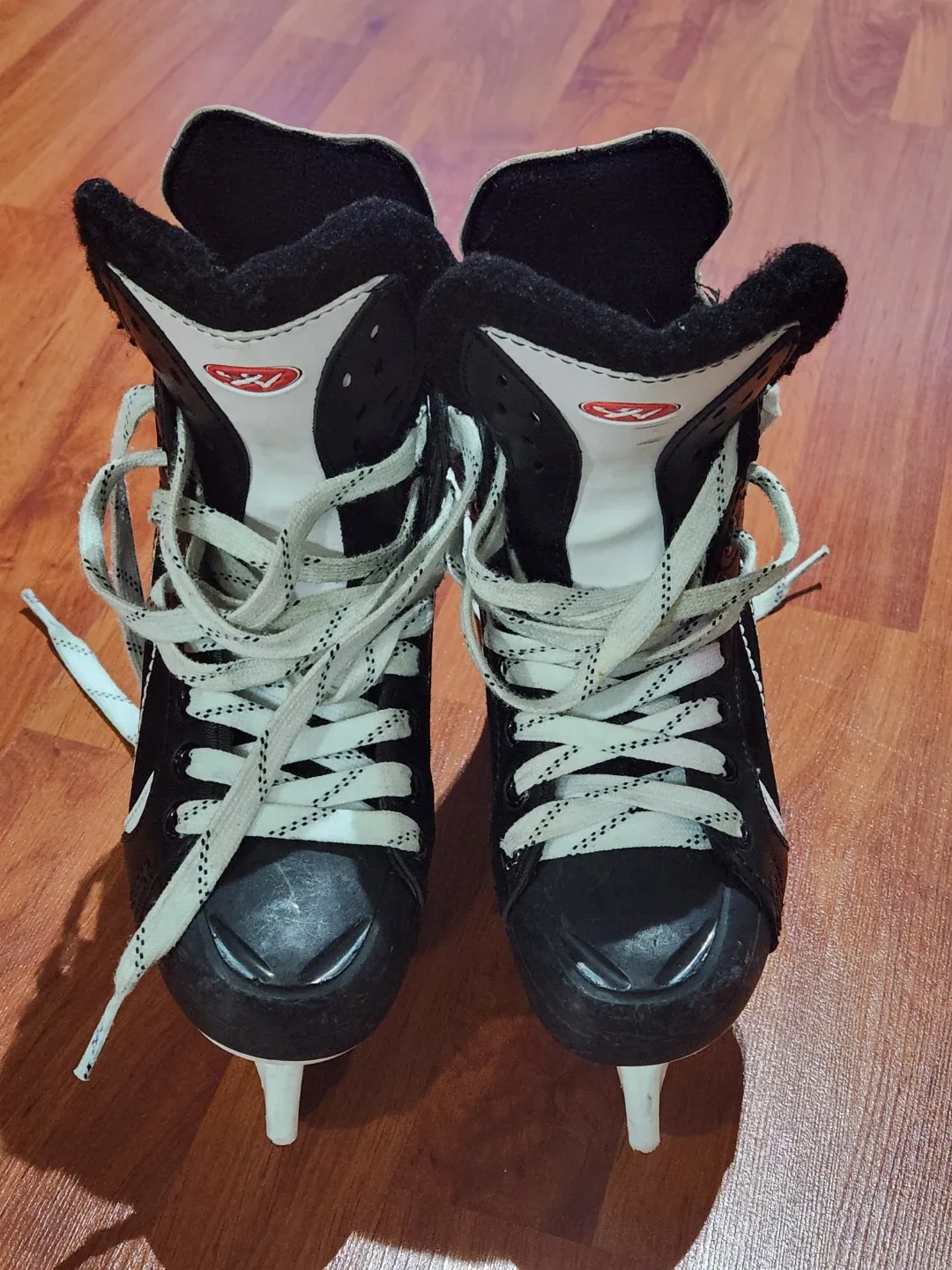 Youth Ice Skates - Size US J12