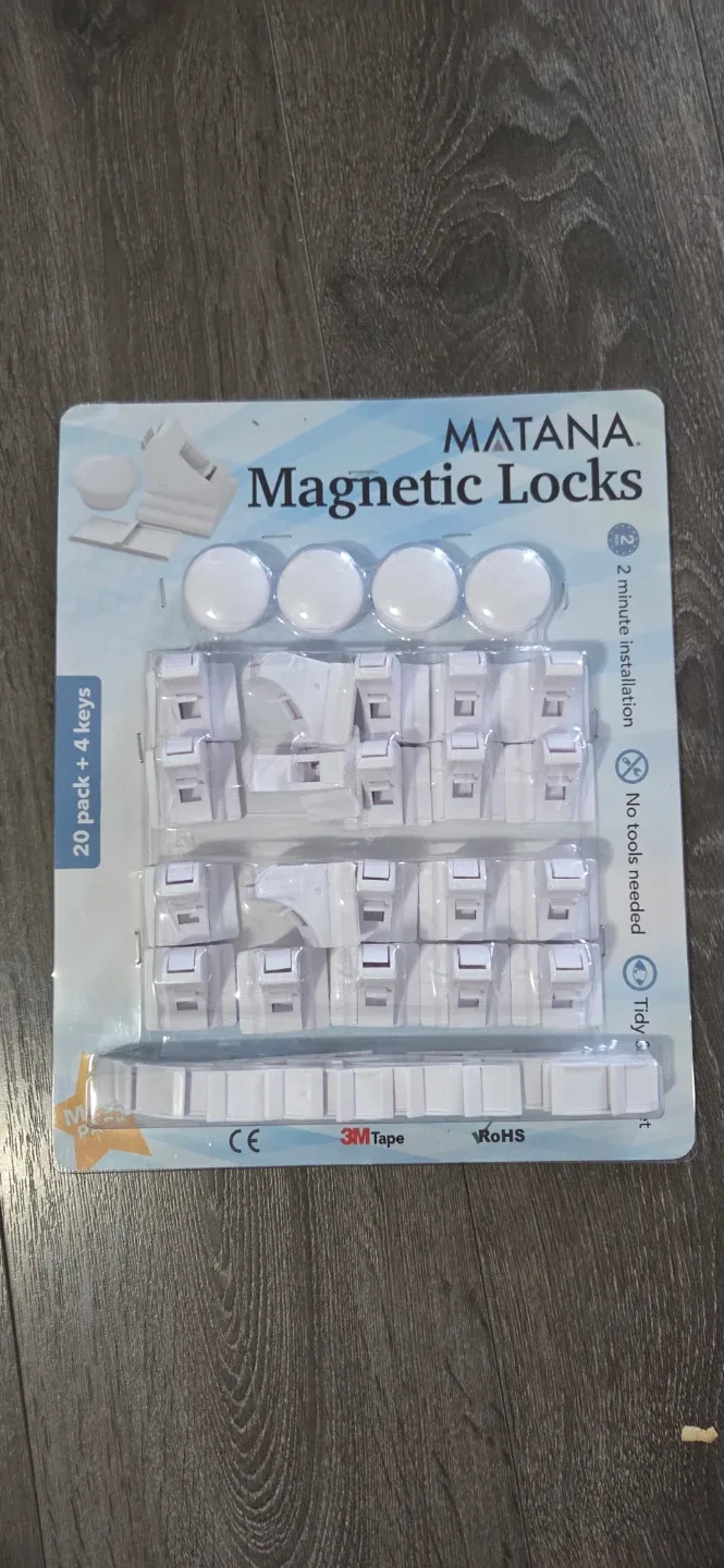 New Matana Magnetic Locks - 20 Pack + 4 Keys