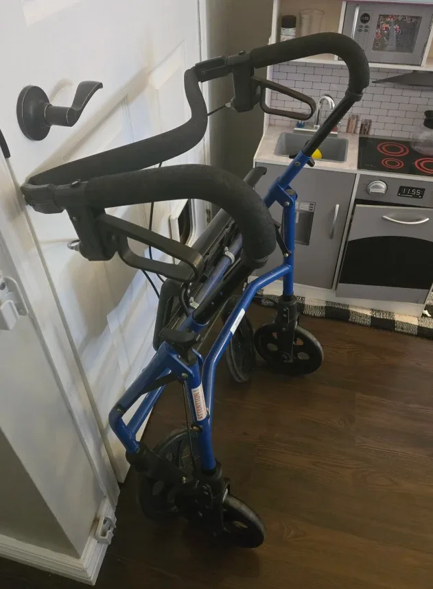 Evolution Walker with Seat image indicator(3)