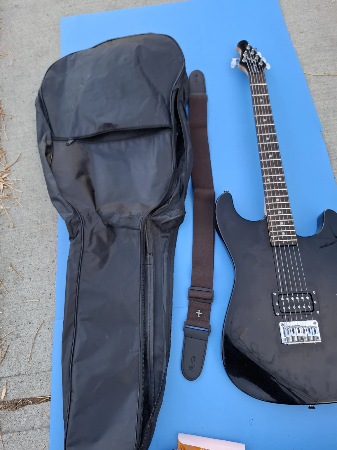 First Act Electric Guitar, Amp, and Accessories - photo 4