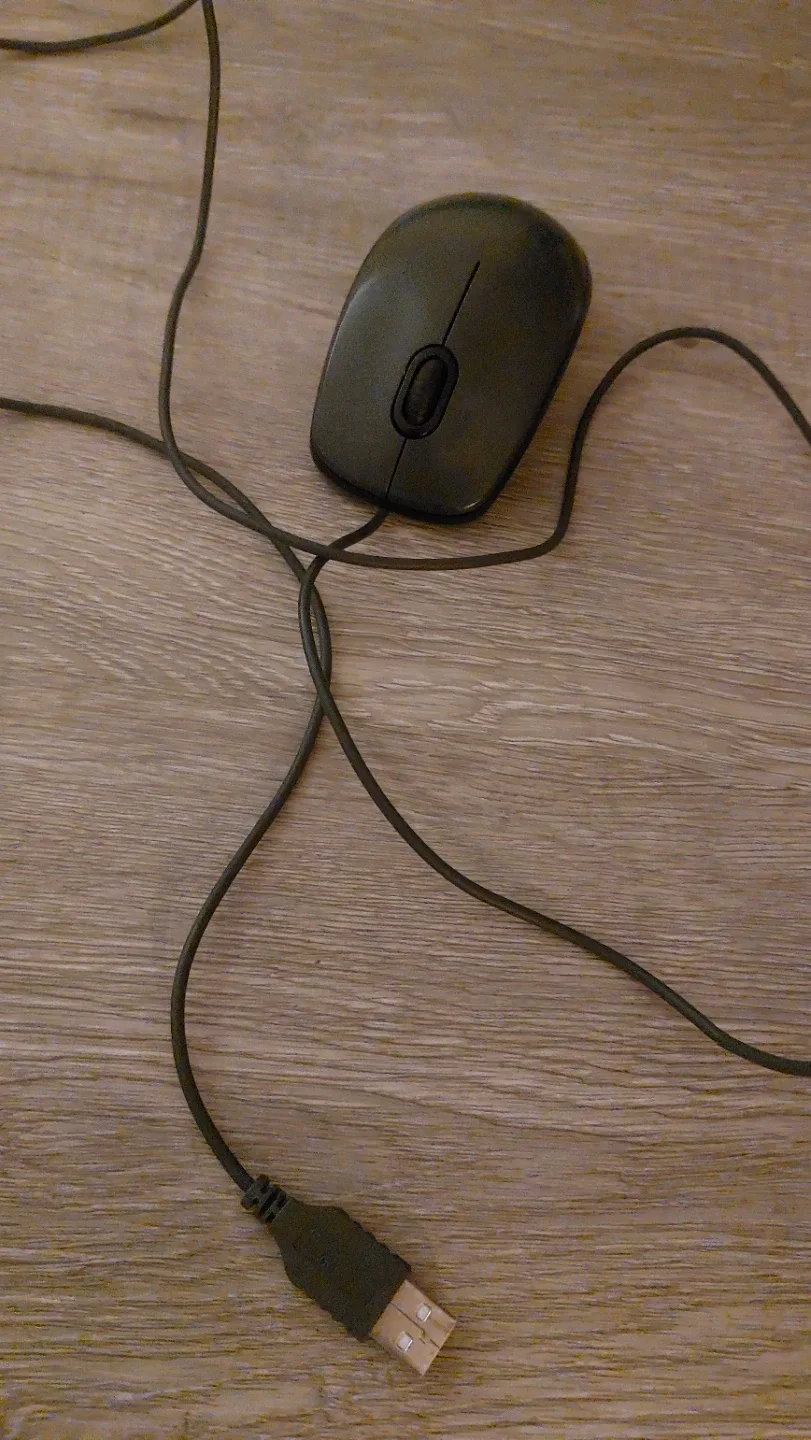 Logitech M100 Mouse thumbnail