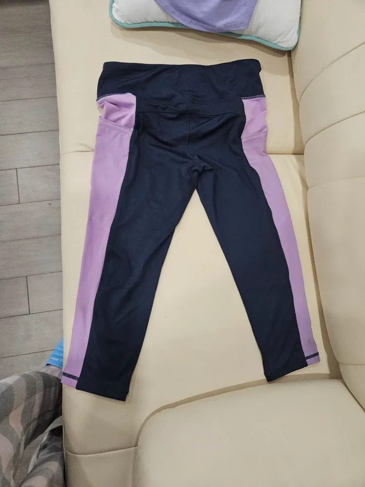 Jill Yoga Capri Leggings with pockets