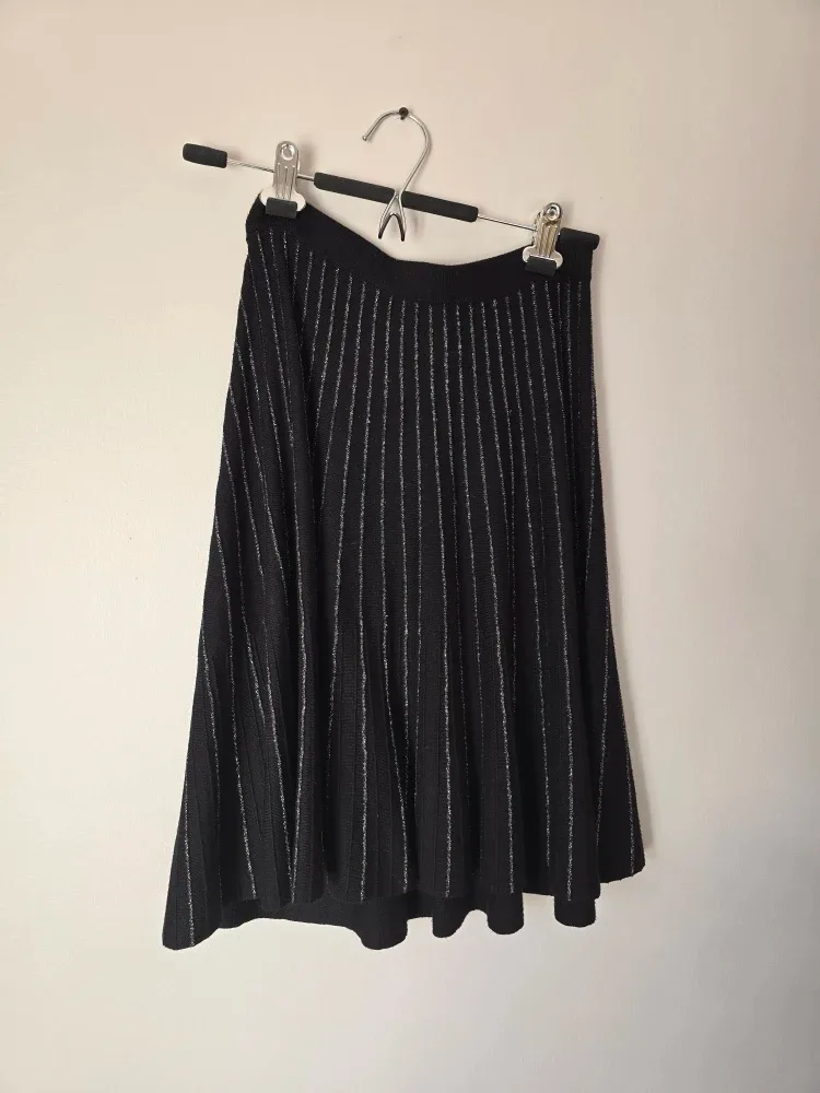 Black Knit Skirt image indicator(2)