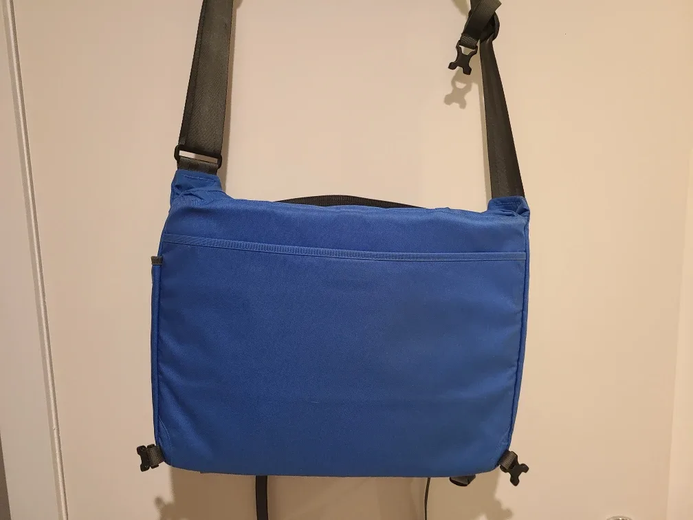 Patagonia Blue Messenger Bag image indicator(3)
