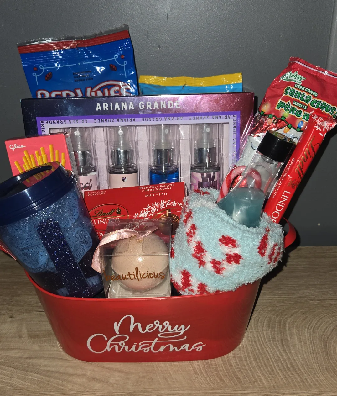 Ariane Grande xmas Basket