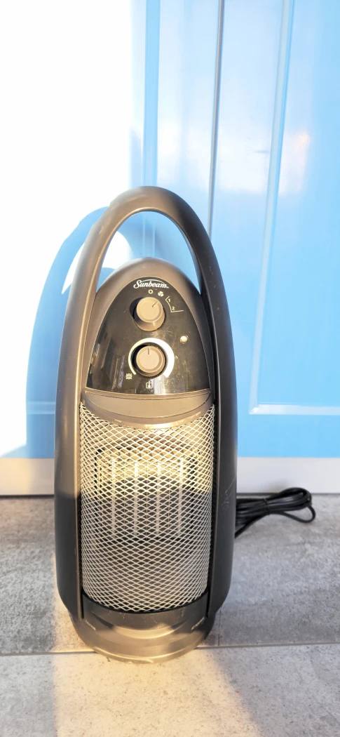 Sunbeam 18” Ceramic Small Tower Heater - photo 2