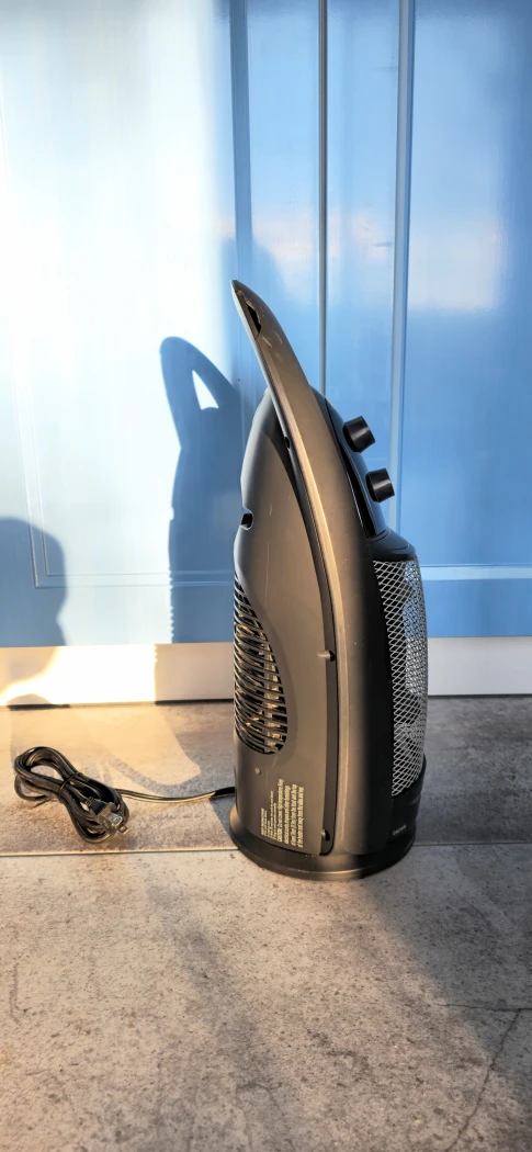 Sunbeam 18” Ceramic Small Tower Heater - photo 3